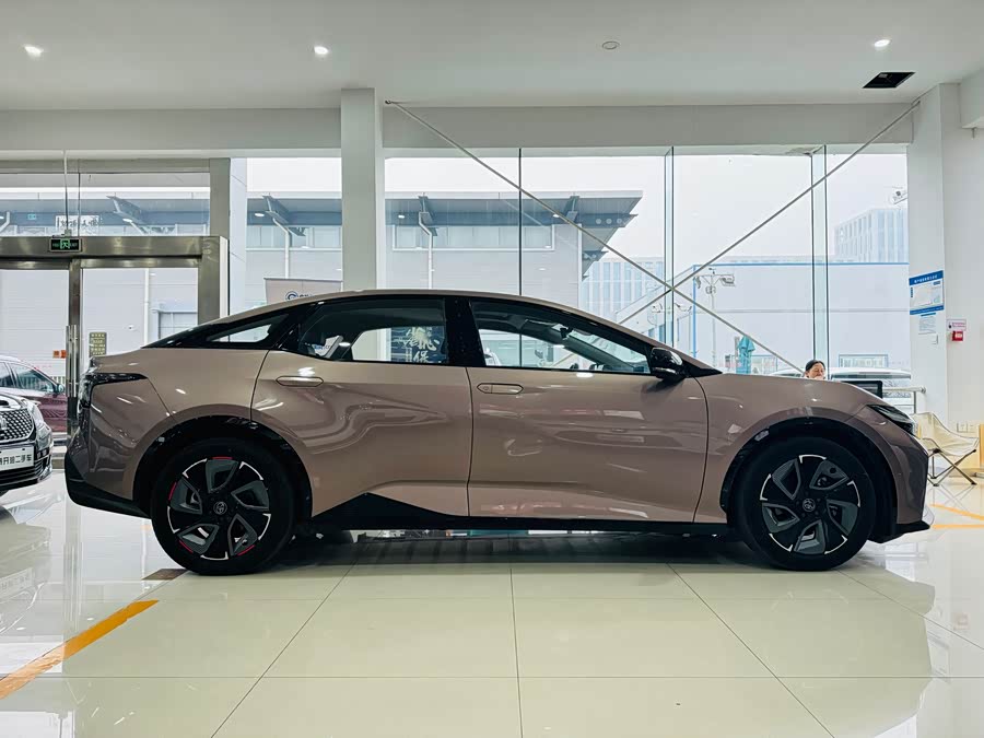 Toyota bZ3 2023 صورة سيارة #24