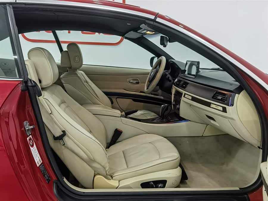 BMW 3 Series (Imported) 2010 car image #24