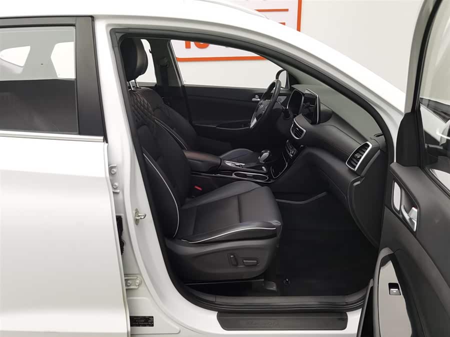 Hyundai Tucson 2020 car image #24
