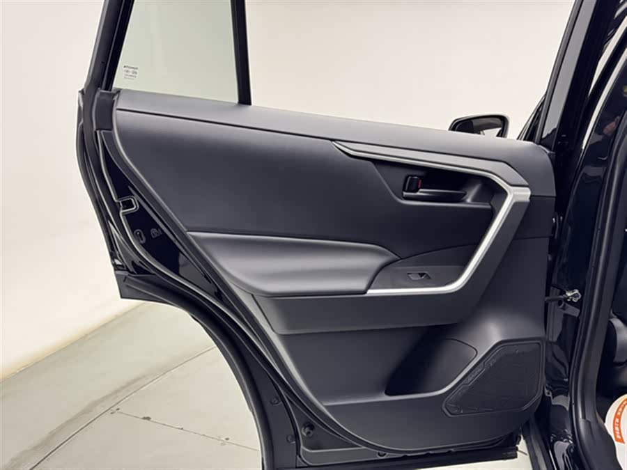 Toyota RAV4 2022 car image #24