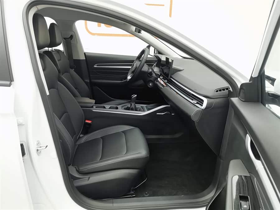GEELY Emgrand 2025 car image #24