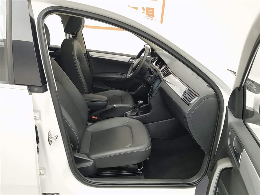 Skoda Rapid 2020 immagine di auto #24