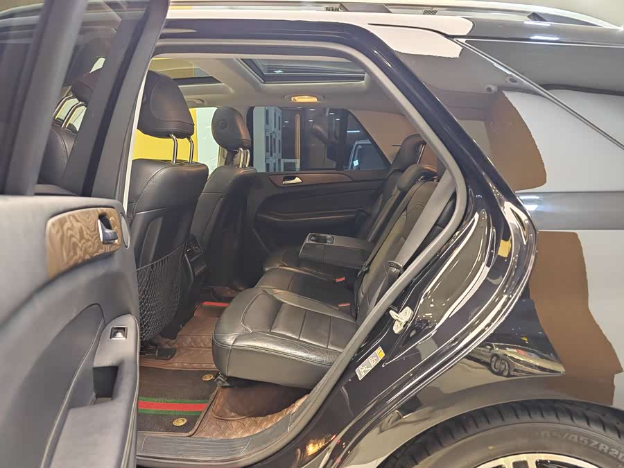 Mercedes-Benz GLE Class 2016 car image #24