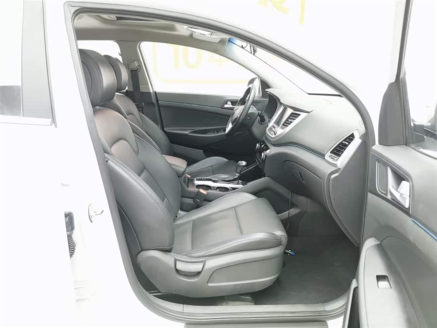 Hyundai Tucson 2016 car image #24
