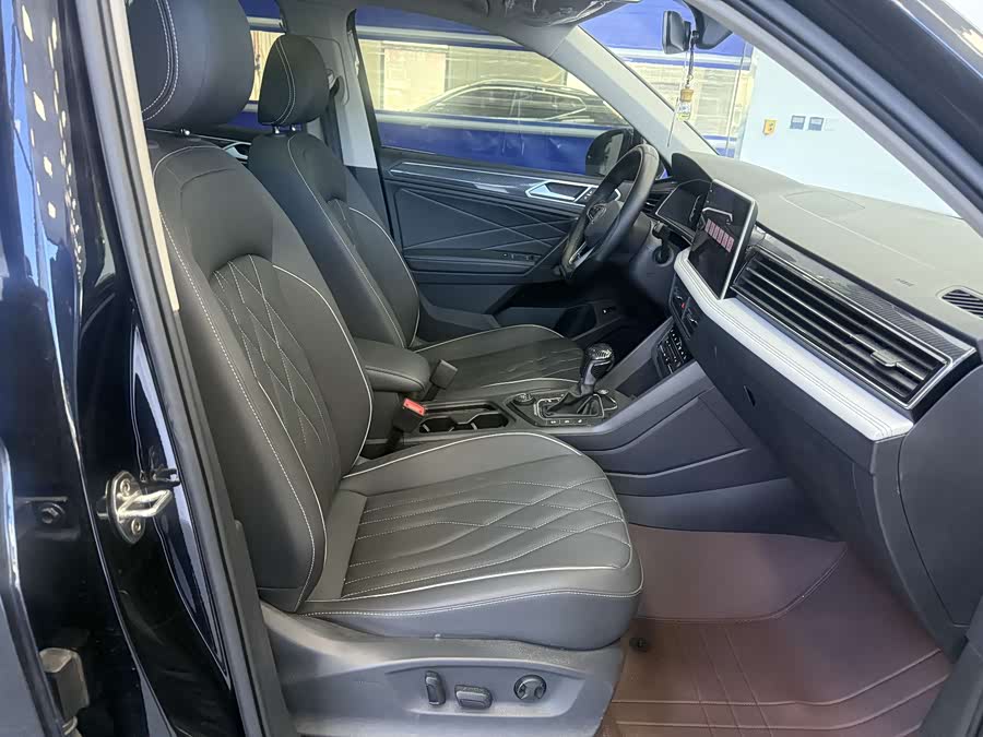 Volkswagen Tiguan L 2021 car image #24