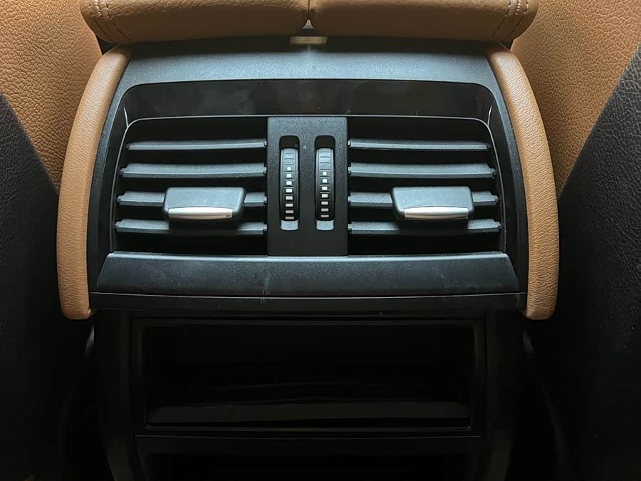 BMW X6 2018 imagem de carro #24