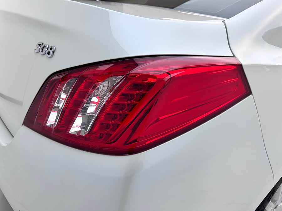 Peugeot 508 2014 car image #24