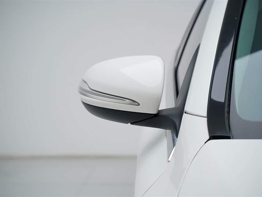 Mercedes-Benz C Class 2015 car image #24