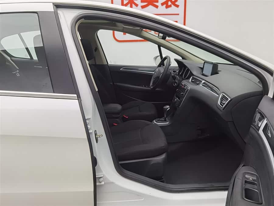 Peugeot 308 2015 car image #24