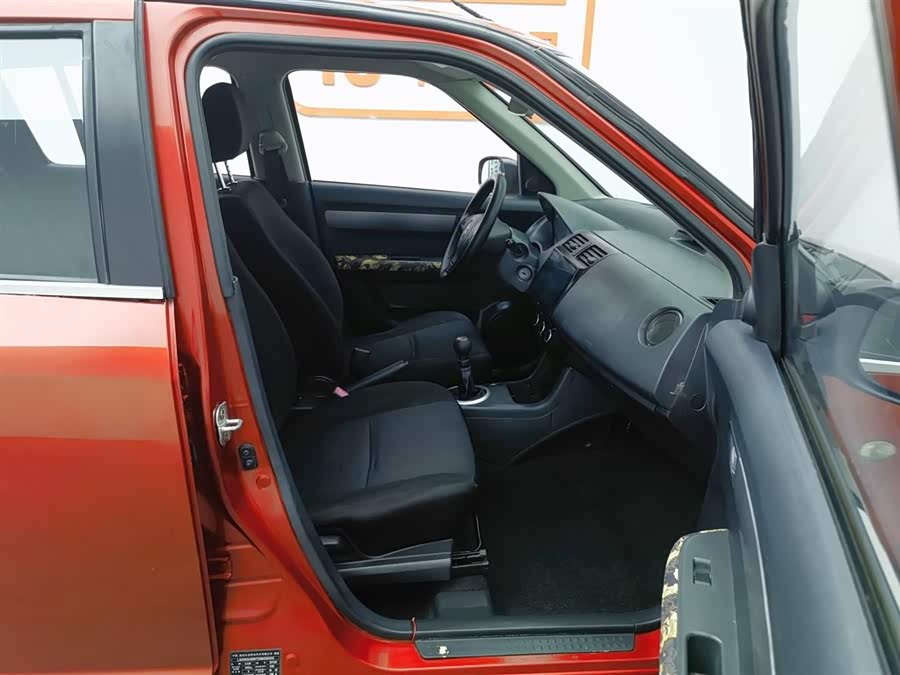 Suzuki Swift 2013 car image #24