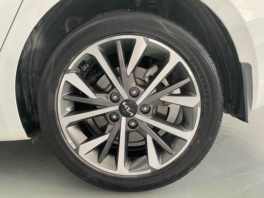 Kia K3 2022 car image #24