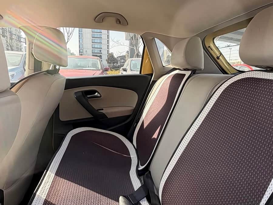 大众 Polo 2011 汽车图片 #24