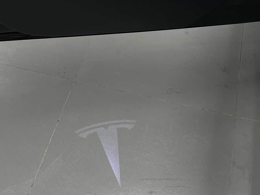 Tesla Model Y 2022 car image #24