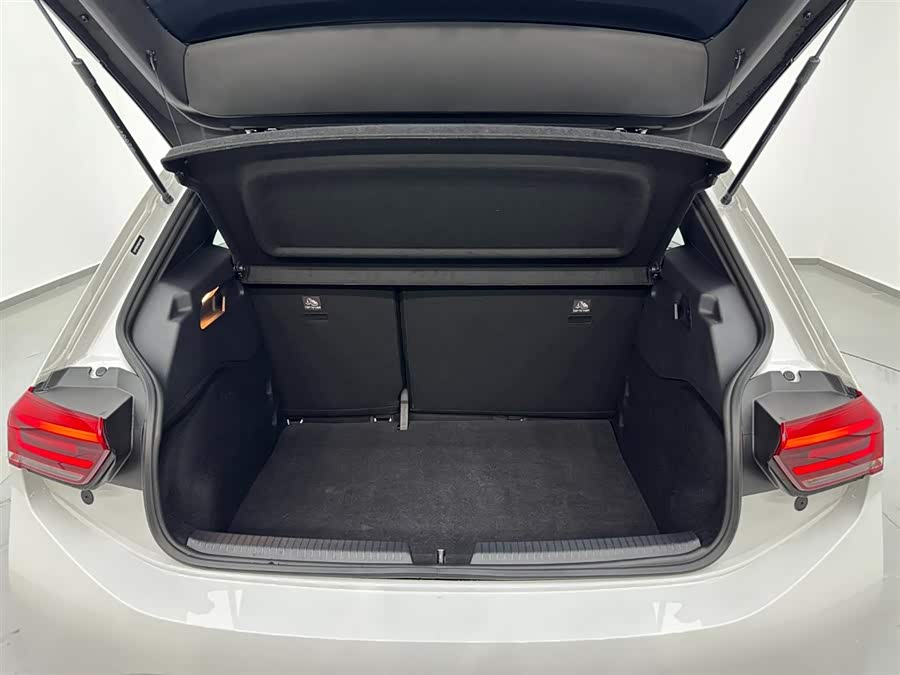 Volkswagen 2025 car image #24
