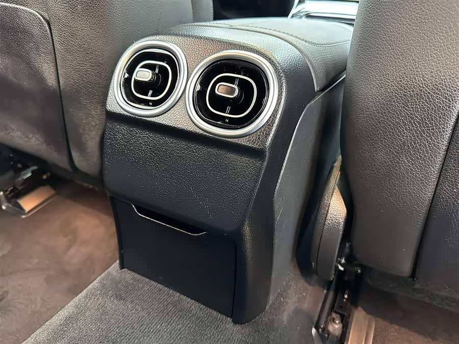 Mercedes-Benz C Class 2022 car image #24