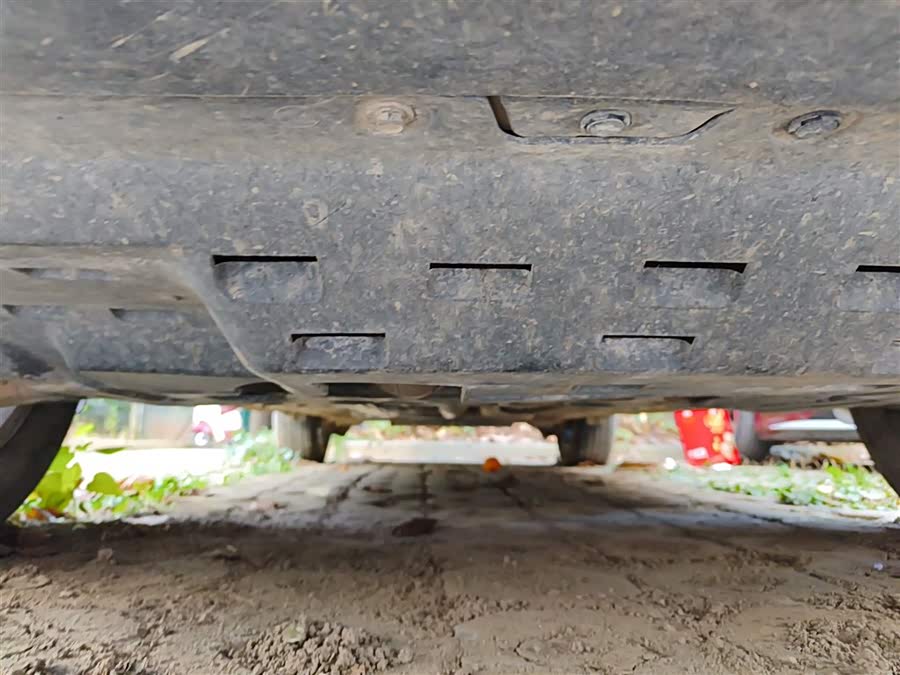 Forthing T5 2022 immagine di auto #24