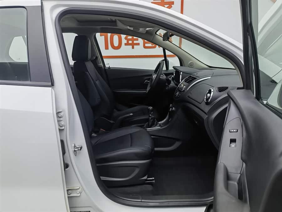 Chevrolet Tracker 2016 #24 Chevrolet Tracker 2016 car image #24