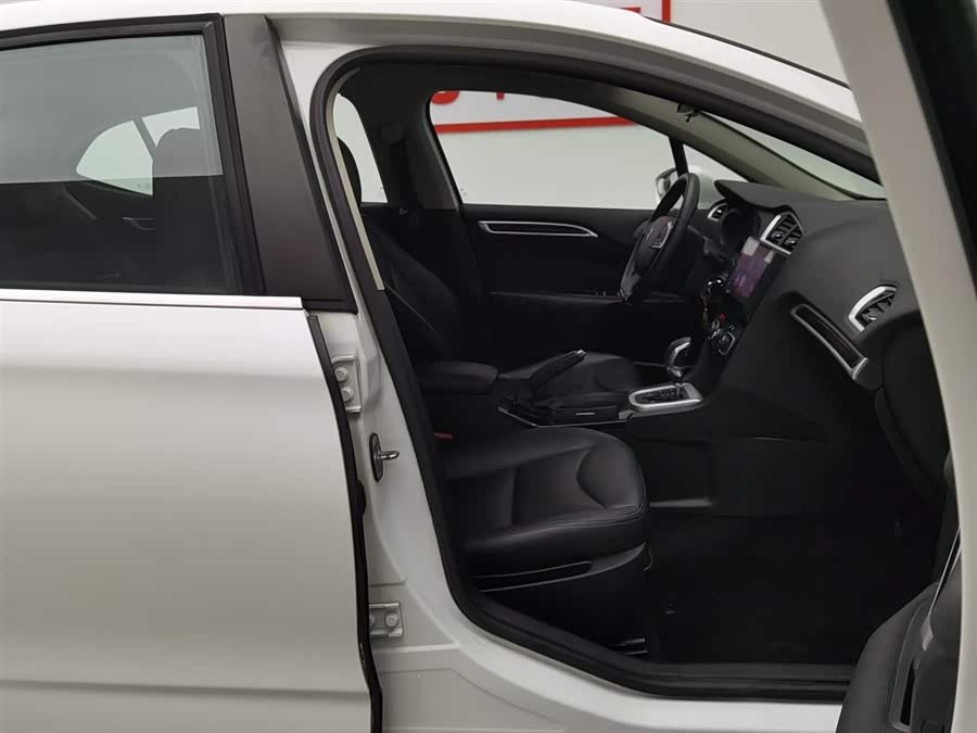 Citroen C4L 2014 изображение автомобиля #24