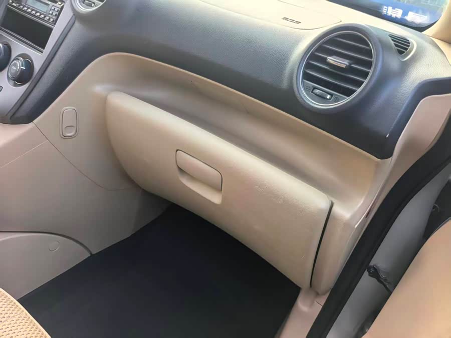 起亚 佳乐 2011 汽车图片 #24