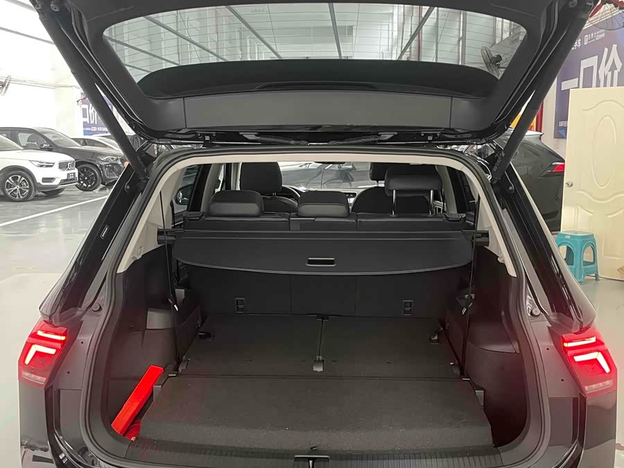 Volkswagen Tiguan L 2022 #24 Volkswagen Tiguan L 2022 car image #24