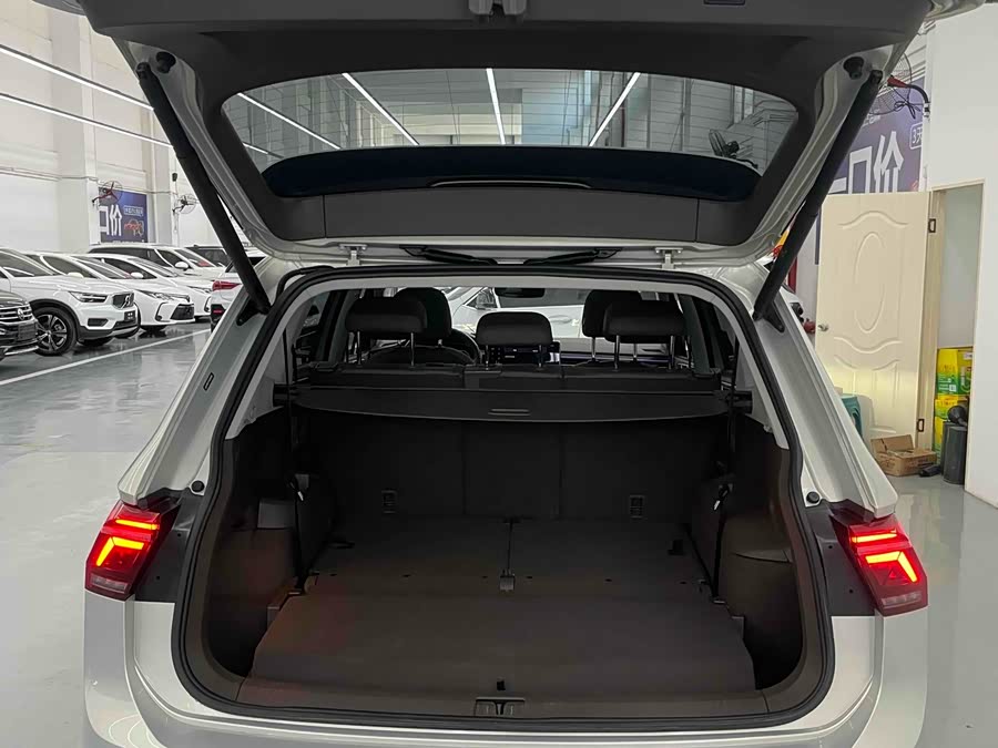 Volkswagen Tiguan L 2021 #24 Volkswagen Tiguan L 2021 immagine di auto #24