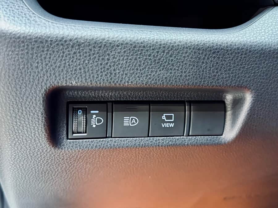 Toyota RAV4 2022 car image #24