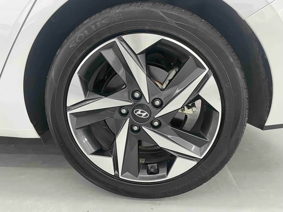 Hyundai Elantra 2023 car image #24