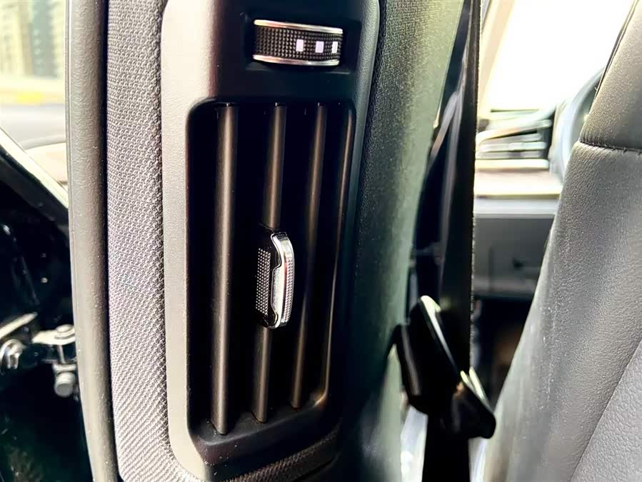 HongQi H9 2023 car image #24