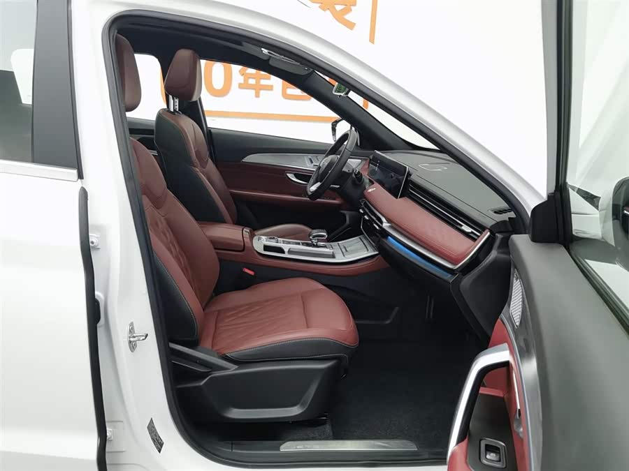 X70 PLUS 2024 car image #24