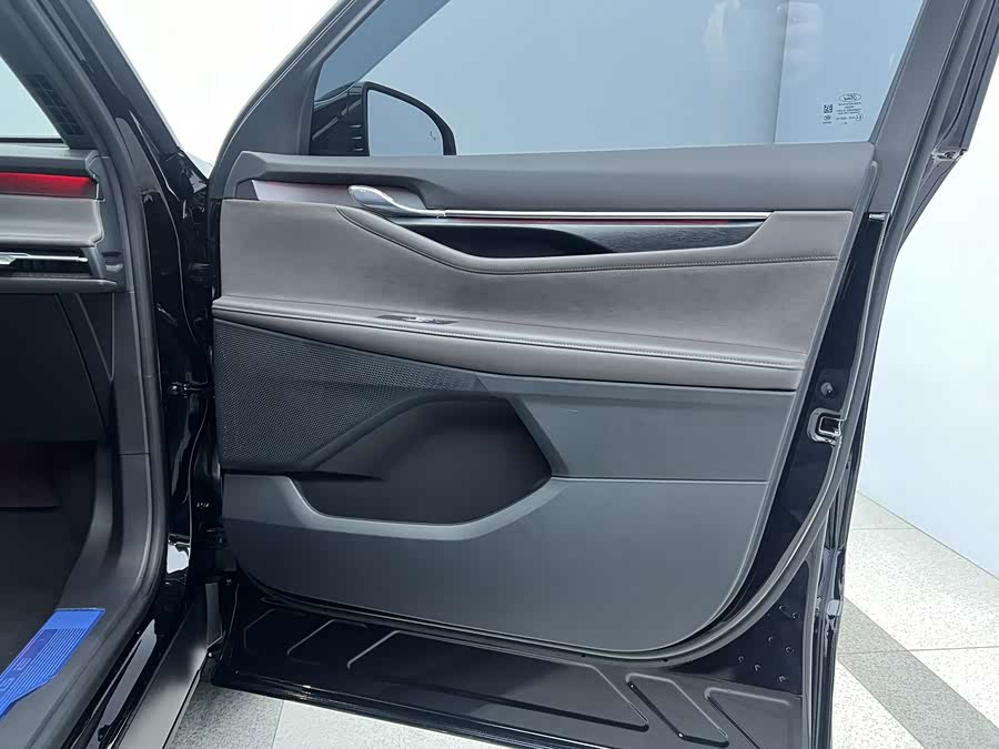 Ford Edge 2025 car image #24