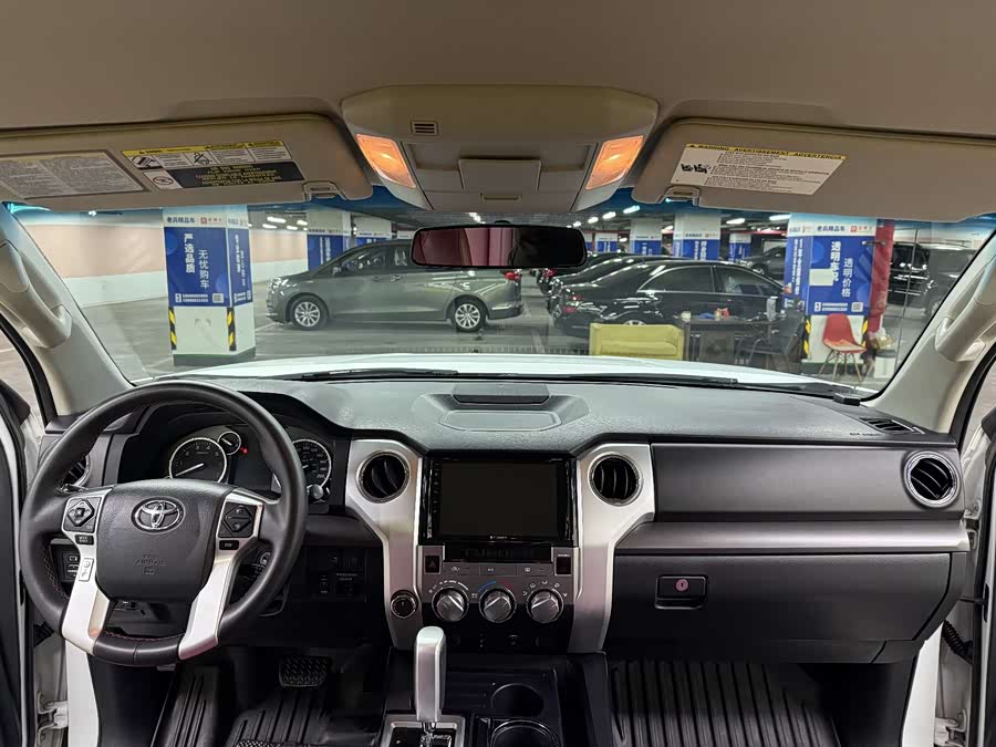 Toyota Tundra 2018 immagine di auto #24