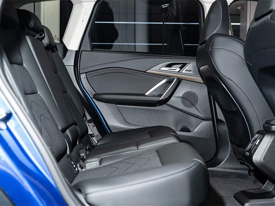 BMW iX1 2024 صورة سيارة #24