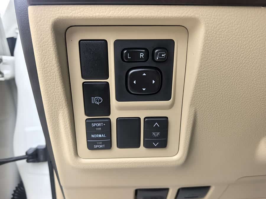 Toyota Land Cruiser Prado 2017 #24 Toyota Land Cruiser Prado 2017 car image #24