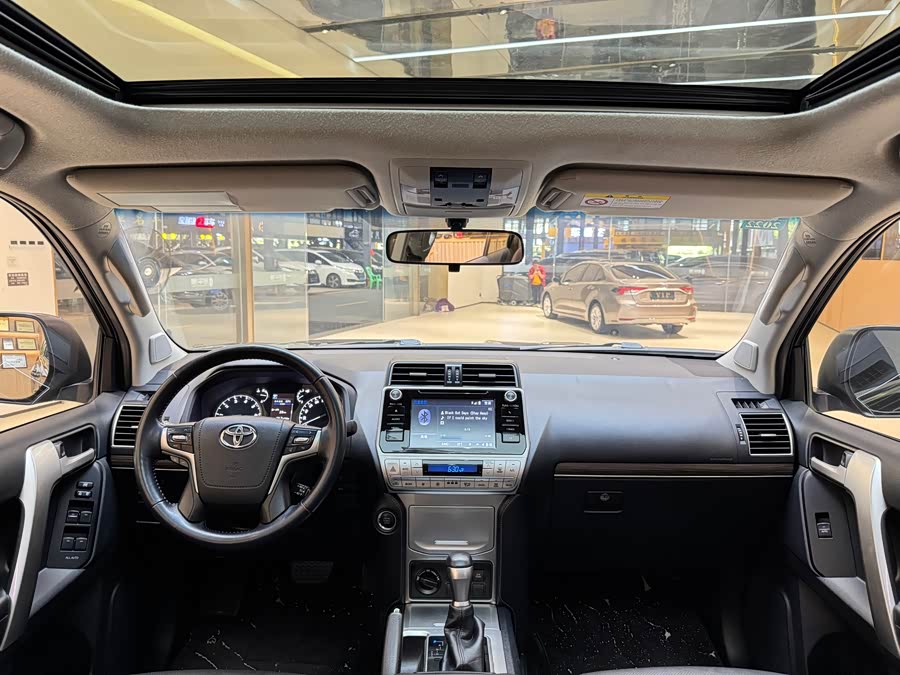 Toyota Land Cruiser Prado 2018 #24 Toyota Land Cruiser Prado 2018 car image #24