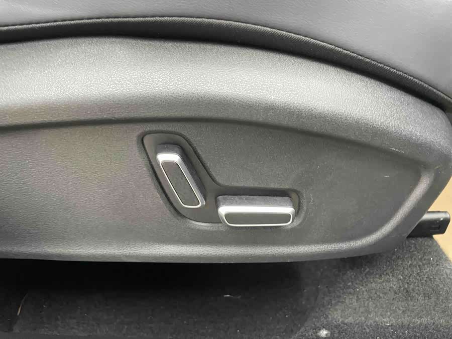 GEELY Boyue L 2022 car image #24