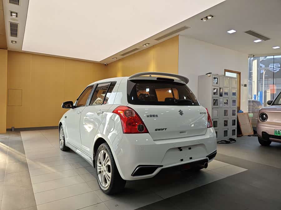Suzuki Swift 2016 car image #24