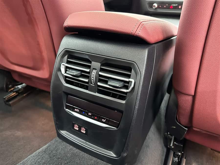BMW 3 Series 2023 car image #24