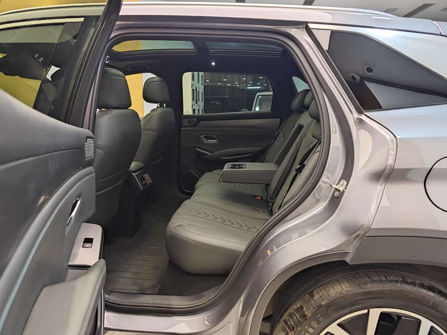 BYD SongL DM-i 2025 car image #24