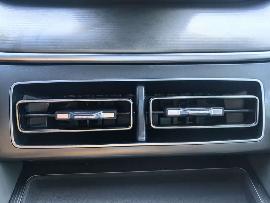 BYD SongL DM-i 2025 #24 BYD SongL DM-i 2025 car image #24