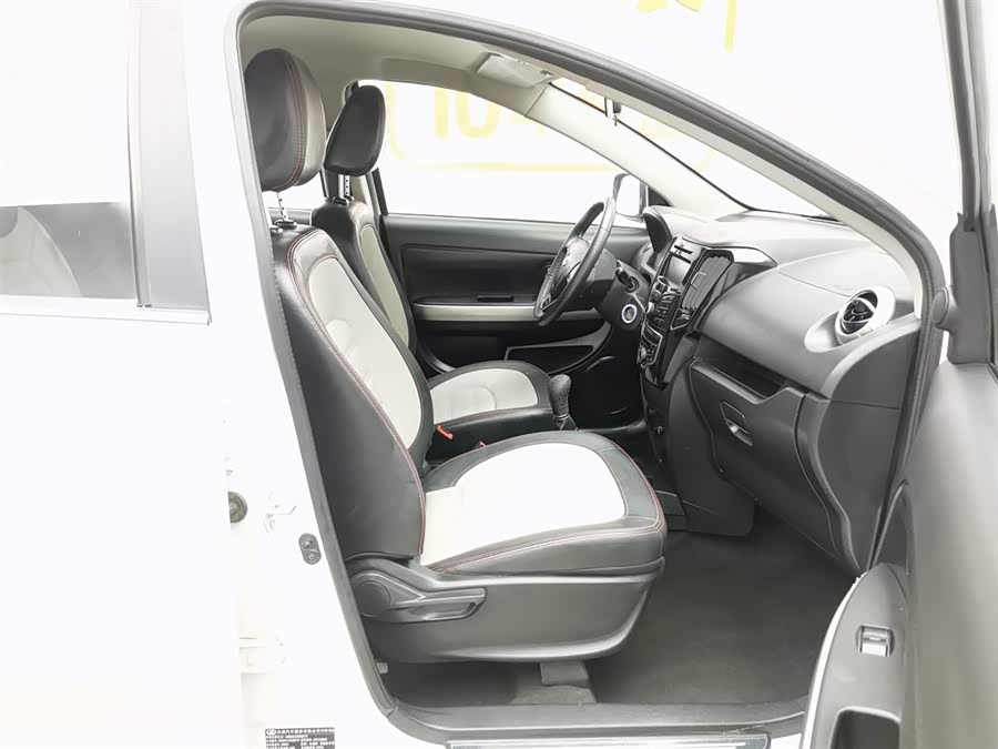 Great Wall M4 2014 car image #24