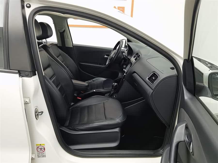 Volkswagen Polo 2013 immagine di auto #24