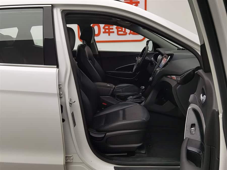 Hyundai Santa Fe 2016 car image #24