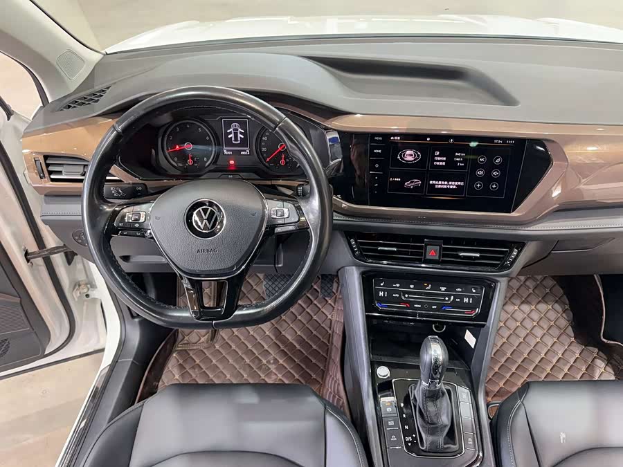Volkswagen Tharu 2021 immagine di auto #24