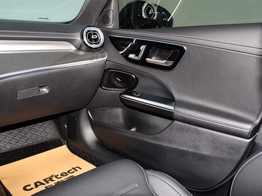 Mercedes-Benz C Class 2025 car image #24