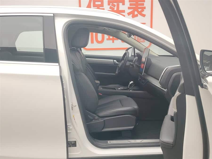 BYD Tang 2018 изображение автомобиля #24