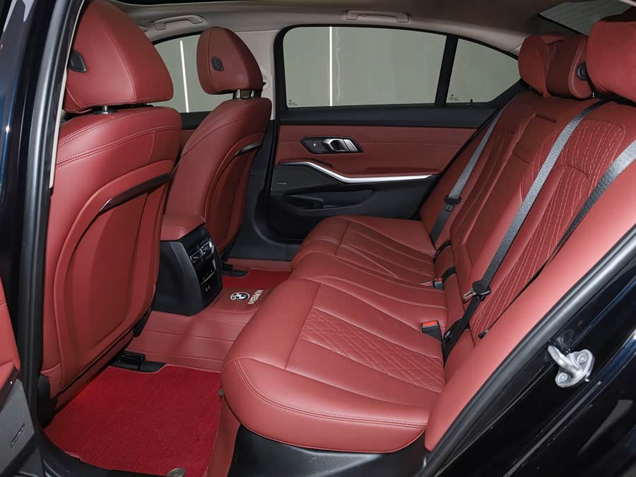 BMW i3 2023 immagine di auto #24