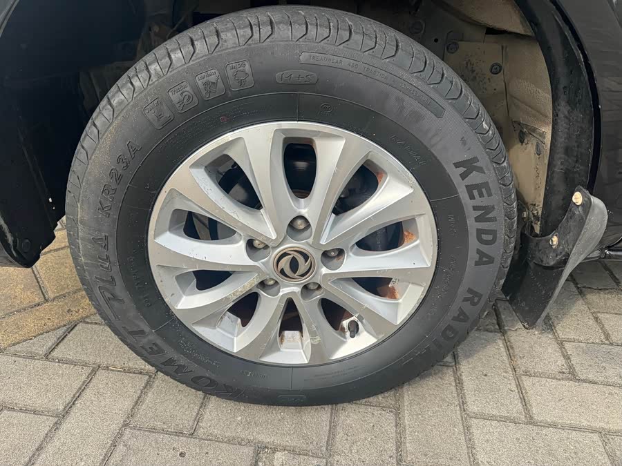 Forthing Lingzhi 2017 car image #24