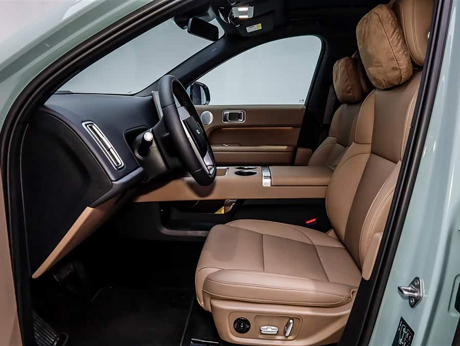 Li L6 2025 image de voiture #24