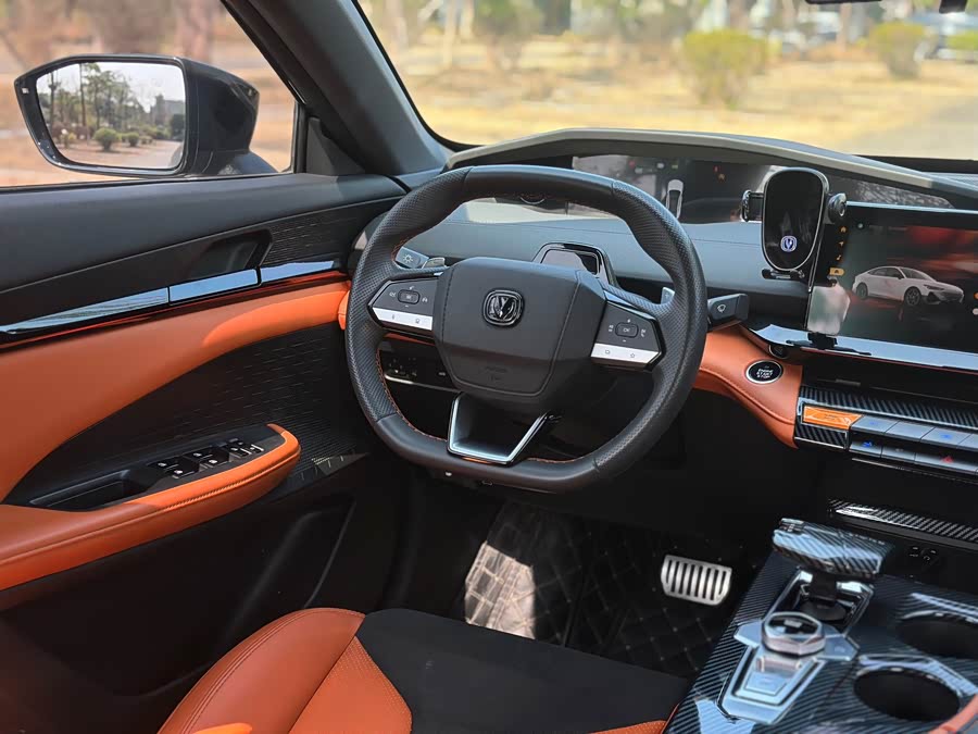 Changan UNI-V 2023 car image #24