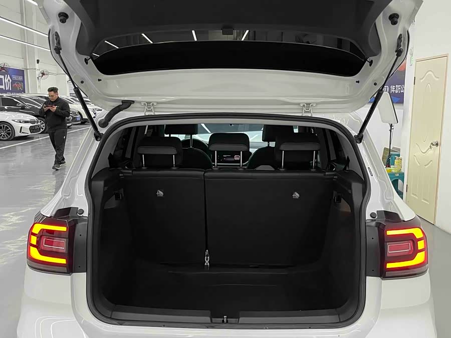 Volkswagen Tacqua 2022 car image #24